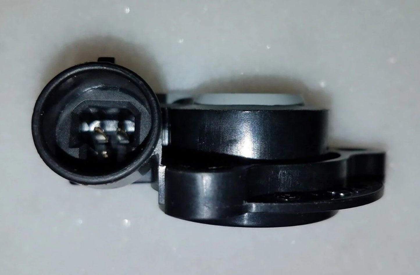 OPEL CORSA B C  1.4/1.6/ASTRA F G 1.4/1.6 RENAULT INYATHI TPS SENSOR 3PIN ROUND PLUG