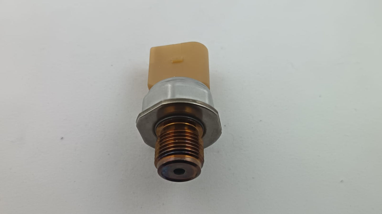 VW/AUDI/SEAT FUEL RAIL SENSOR 3 PIN OVAL PLUG